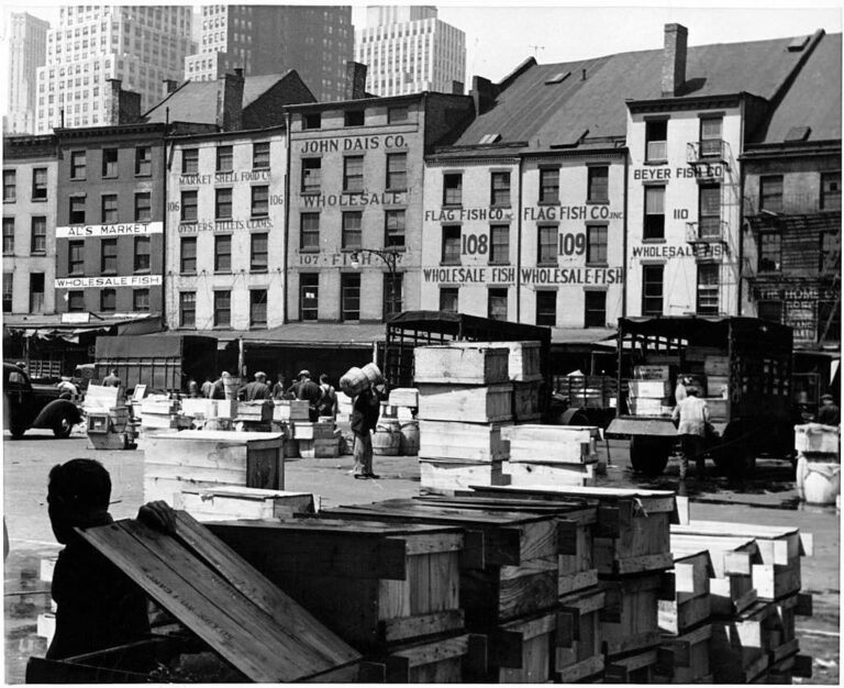 Stunning Historical Photos of Fulton Fish Market from the 1900s to 1960s