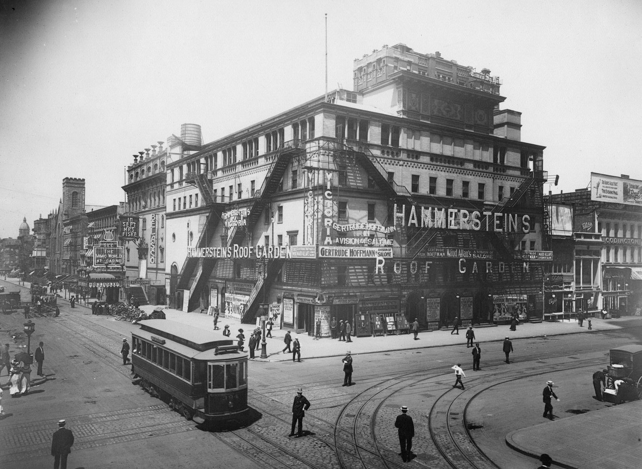 Hammerstein'S Roof Garden (Victoria Theatre), Seventh Avenue And 42Nd Street, New York, New York, Mid To Late 1900S.