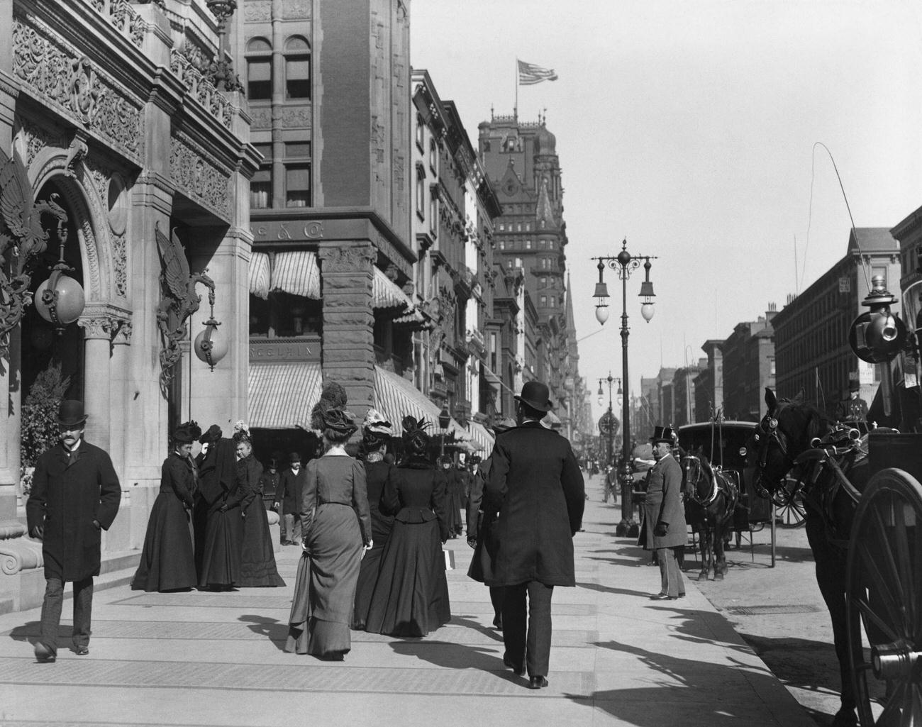 New York City Scene In Front Of Holland House, 30Th Street And Fifth Avenue, 1899.