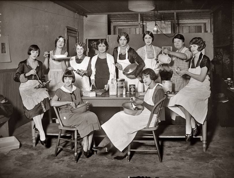 Greenwich Village Follies Cooking Class, 1924
