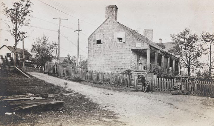 Billou-Stillwell-Perine House, 1890S