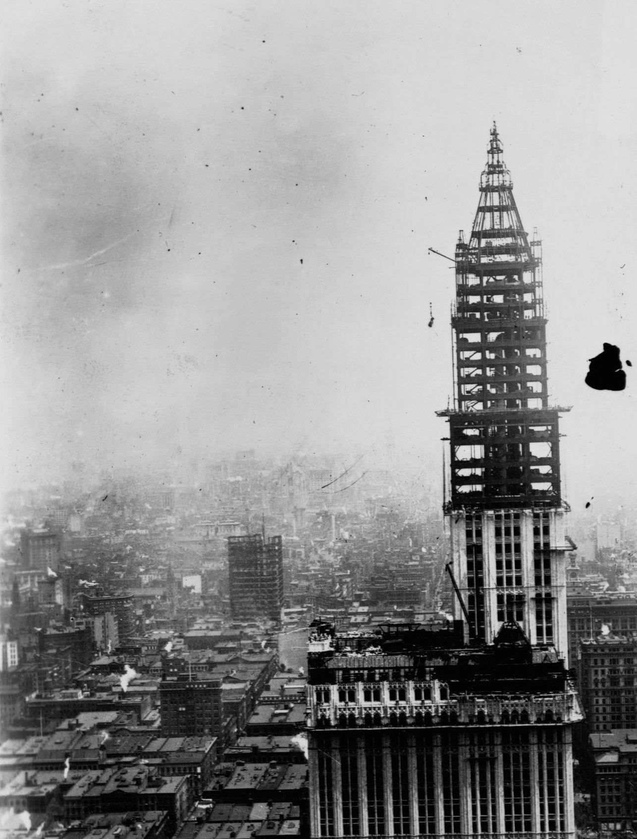 A View Of The Woolworth Building Under Construction. Upon Completion In 1913, The Woolworth Building Became The Tallest Building In The World. July 1, 1913, New York City