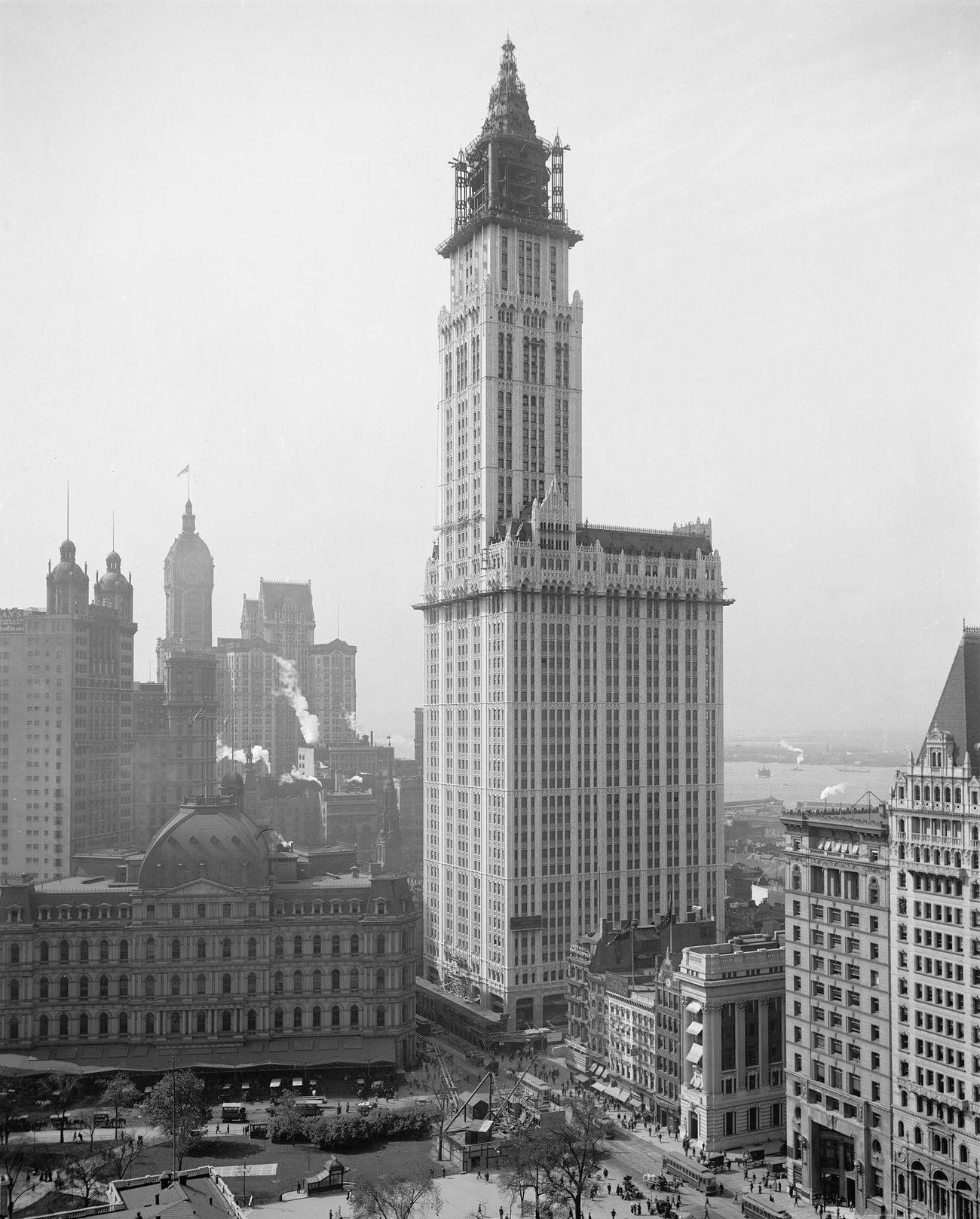Woolworth Building, New York City, 1913