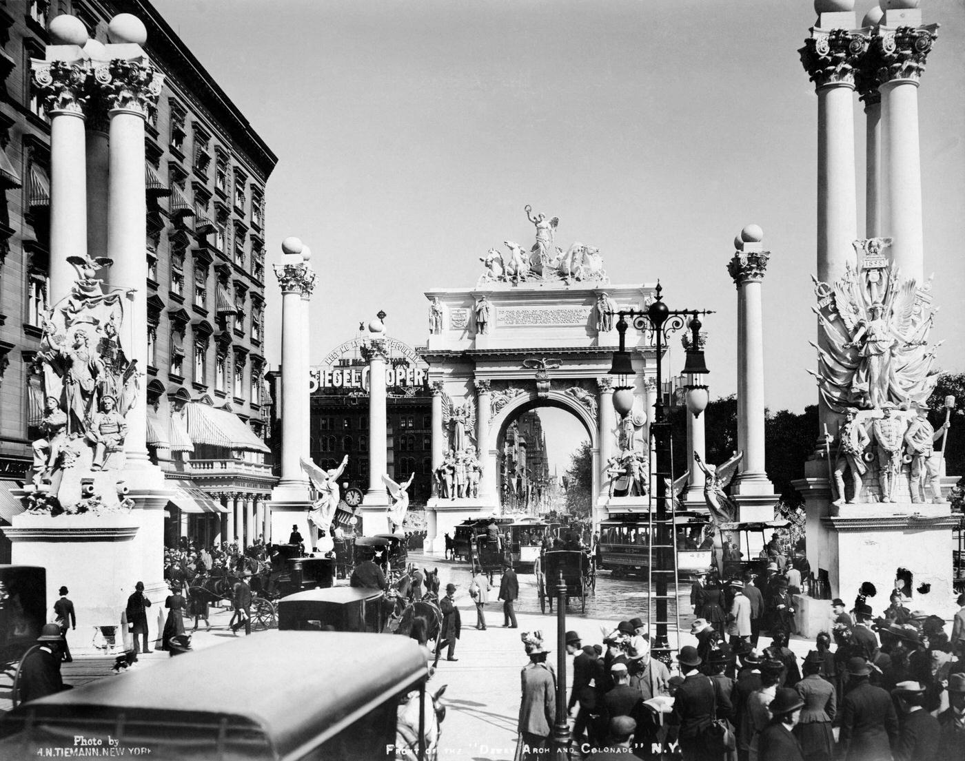 1898 Triumphal Plaster Arch Columns Celebrate Commodore Dewey Manila Victory, Spanish American War, Madison Square Park, New York City, 1898