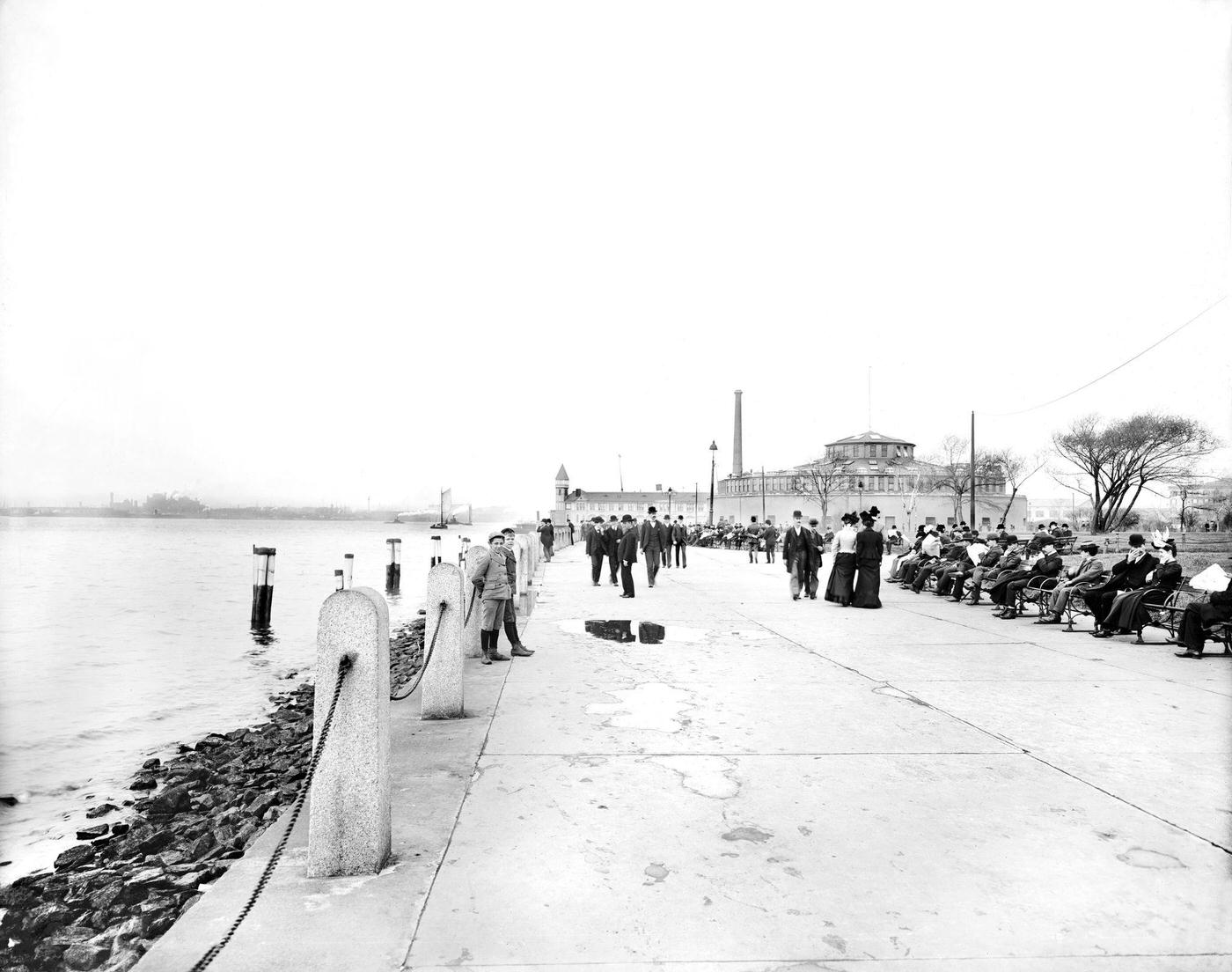 Battery Walk, New York City, 1902