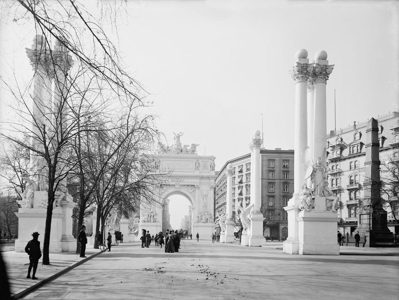 Group Of People Near Dewey Arch, New York City, 1900