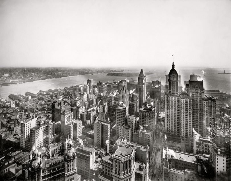 Manhattan Looking South Along Broadway From Woolworth Bldg, New York City, 1913. Skyscraper Landmarks In This Bird'S Eye View Include The Singer (Tallest) And Park Row (Lower Left) Buildings.