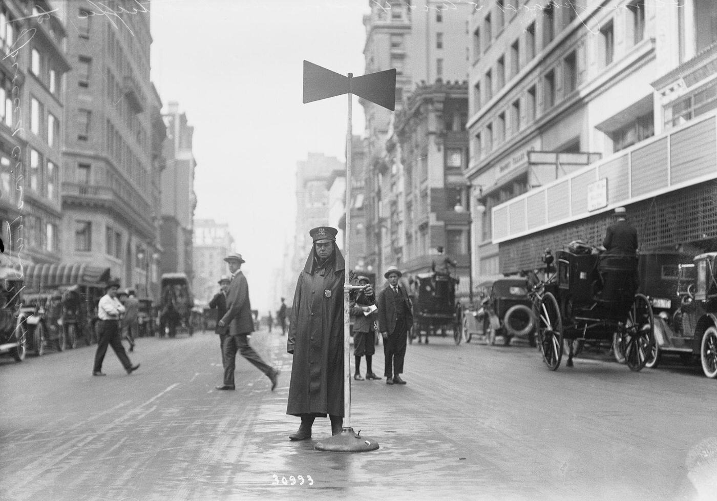 Semaphore At Fifth Avenue And 42Nd Street, New York City
