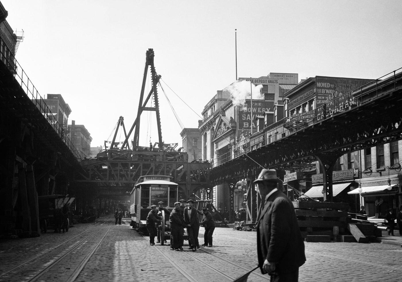 Construction Crane &Amp;Amp; Crew Making Improvements To The Third Avenue Elevated Train, Lower Manhattan, New York City, 1918