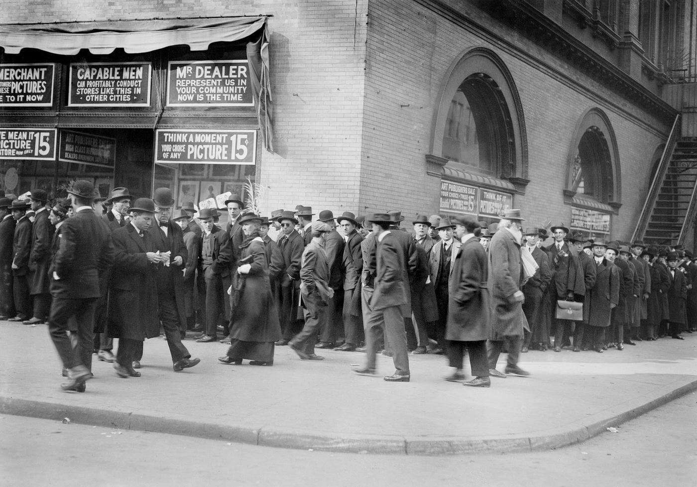 Crowd Outside Metropolitan Opera House, New York City, 1914