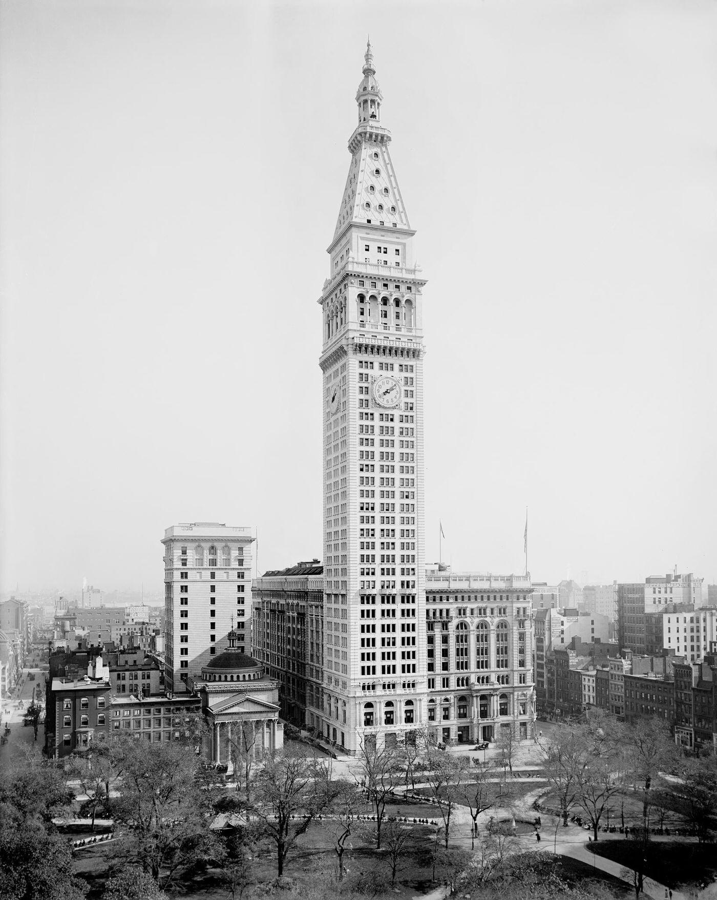 Metropolitan Life Insurance Building And Tower, Madison Square, New York City, 1910