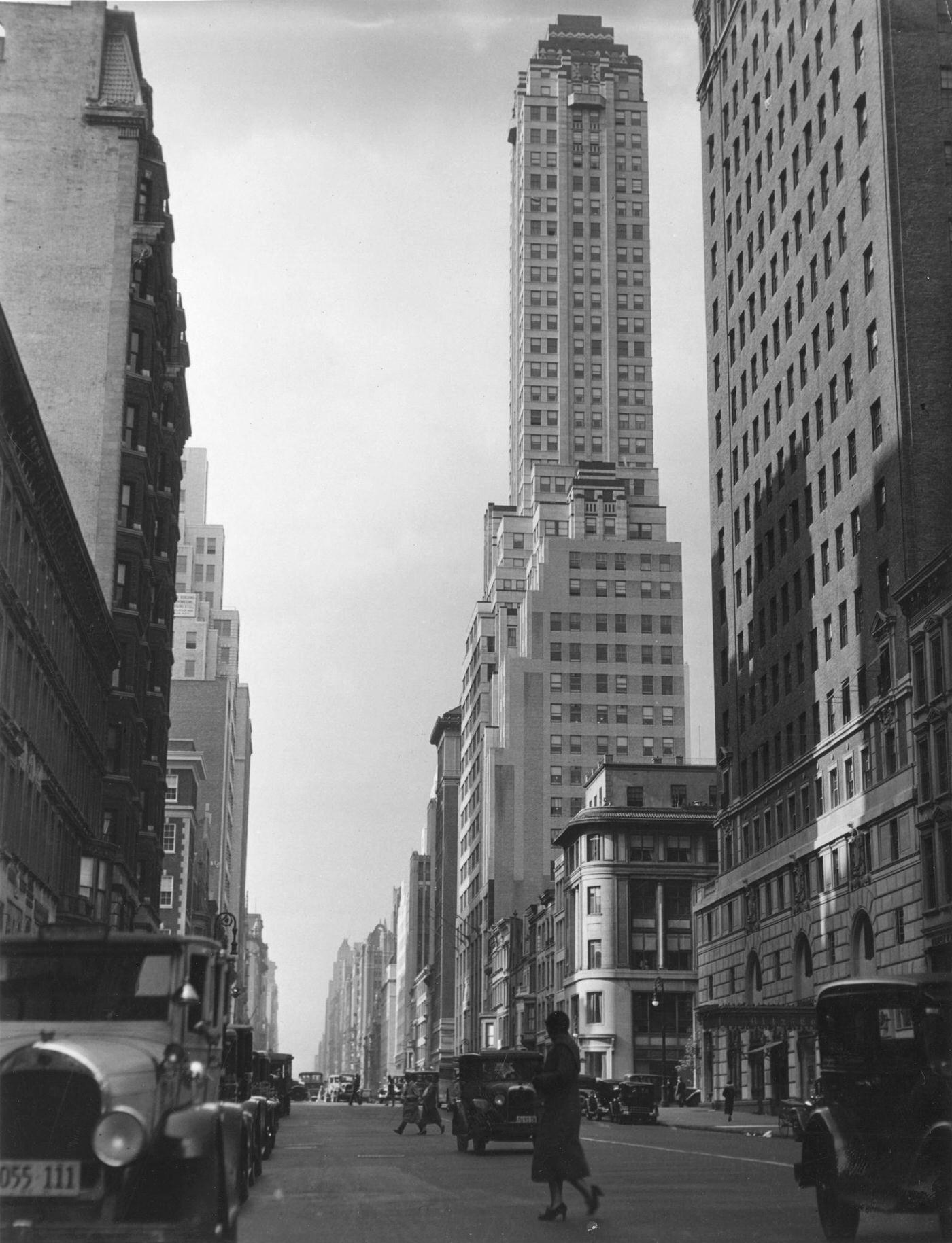 Fuller Building In Center At 41 E 57Th Street, New York City, 1929.