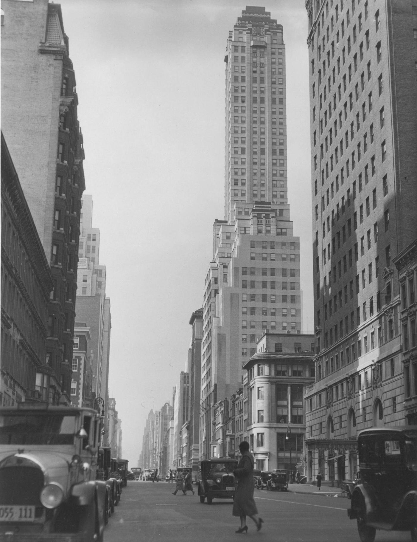 Fuller Building In Center At 41 E 57Th Street, Manhattan, 1929