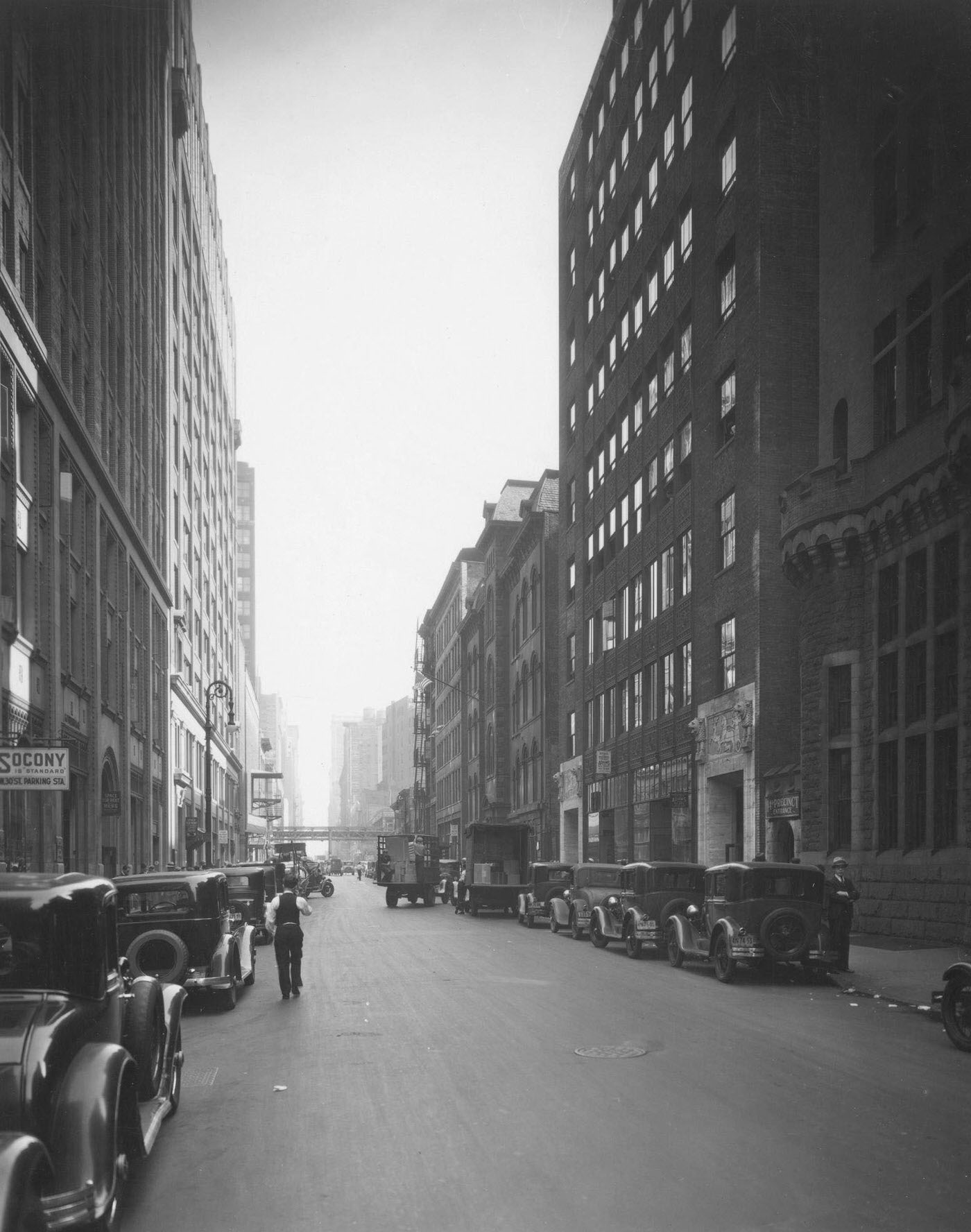 30Th Street Looking Towards Sixth Avenue, Manhattan, 1929.