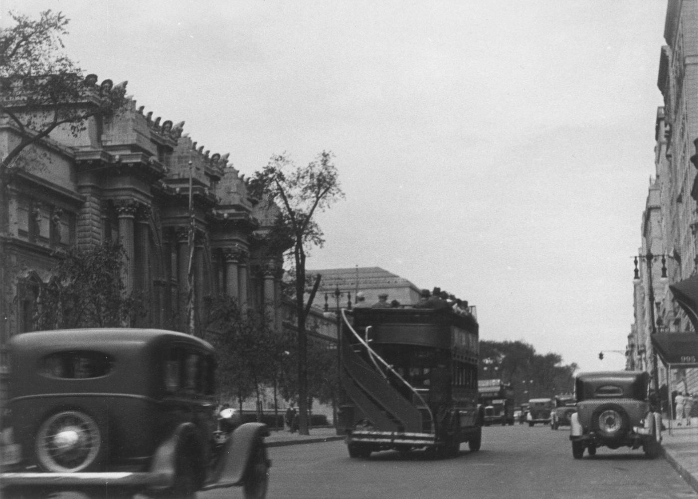 Metropolitan Museum Of Art And Traffic On Fifth Avenue, Manhattan, 1929.