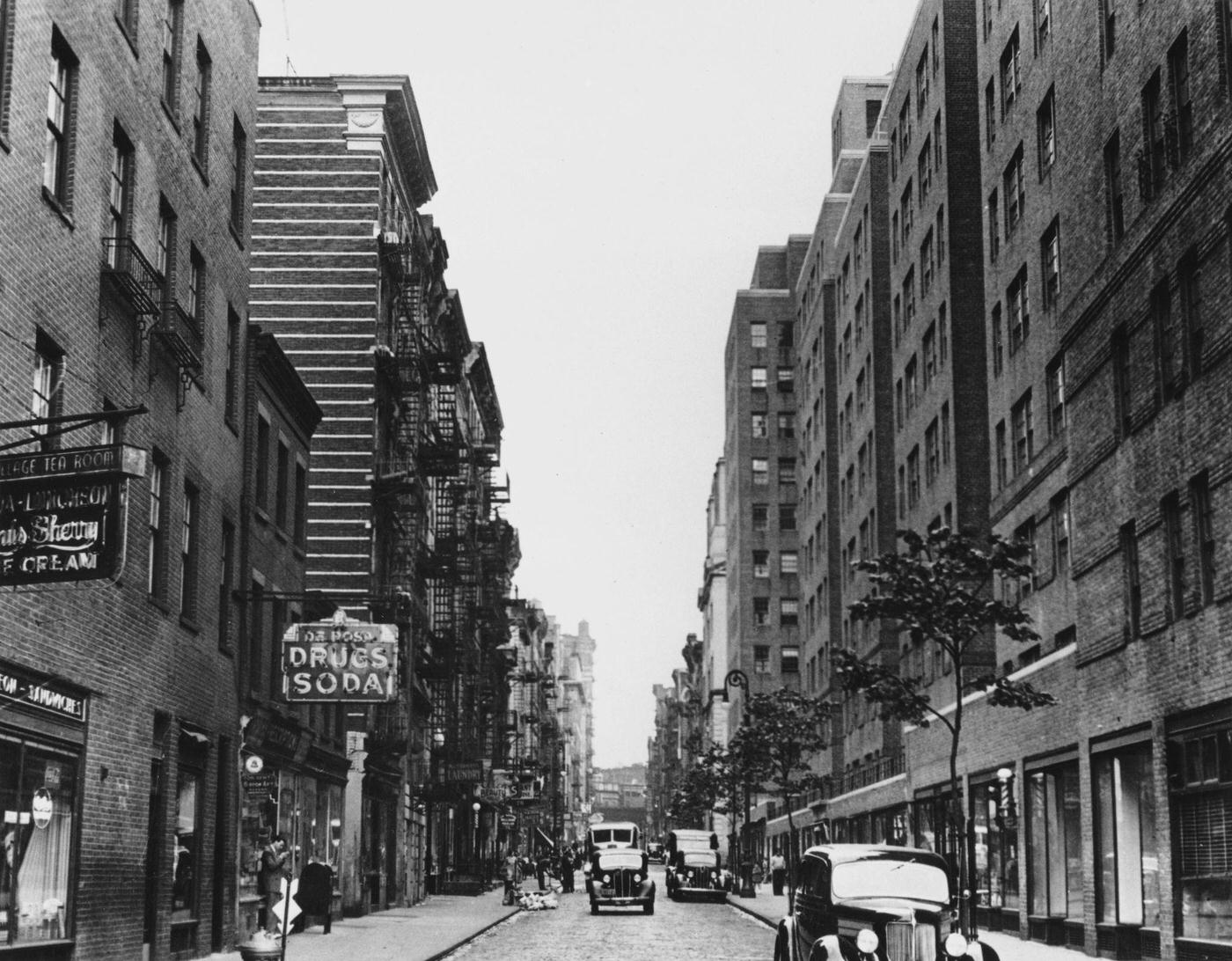 Contrast Of Rundown Tenement Blocks And Knickerbocker Village On Lower East Side, Manhattan, 1939