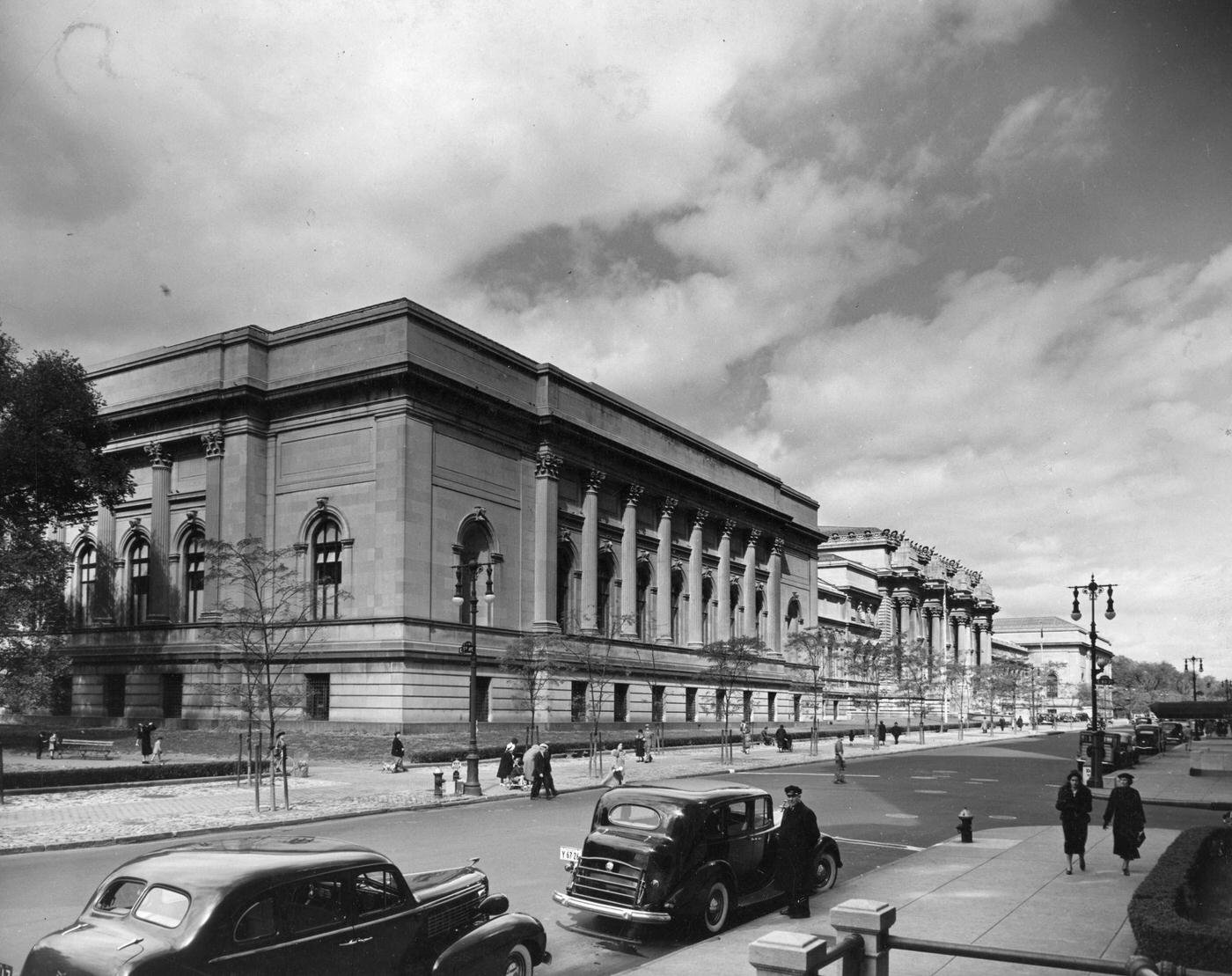 Exterior View of the Metropolitan Museum of Art, Manhattan, 1937.