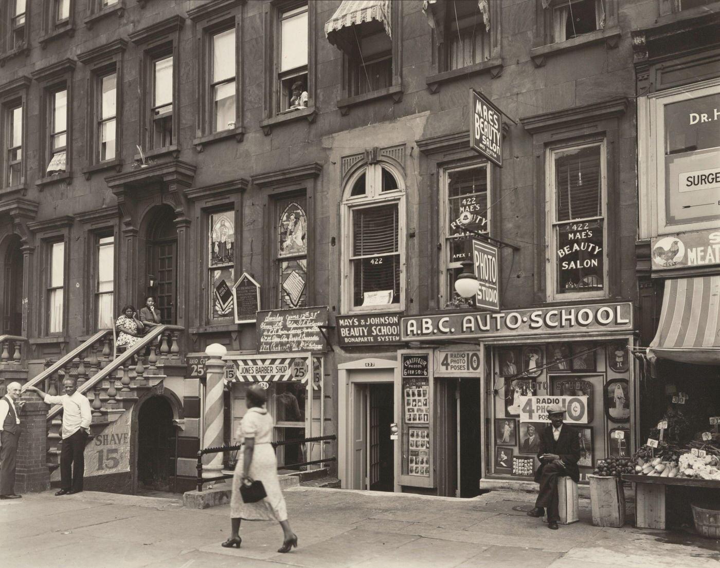 Harlem Street: II, 422-424 Lenox Avenue, Manhattan, 1938.