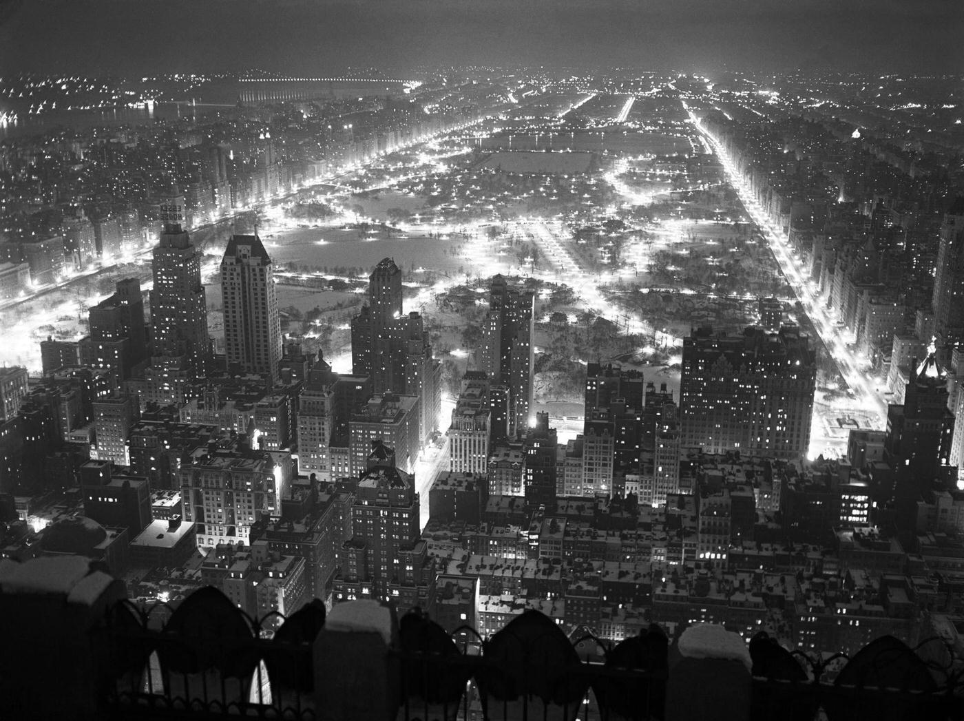 Magnificent View of Manhattan by Night, Characteristic City of Lights, 1930