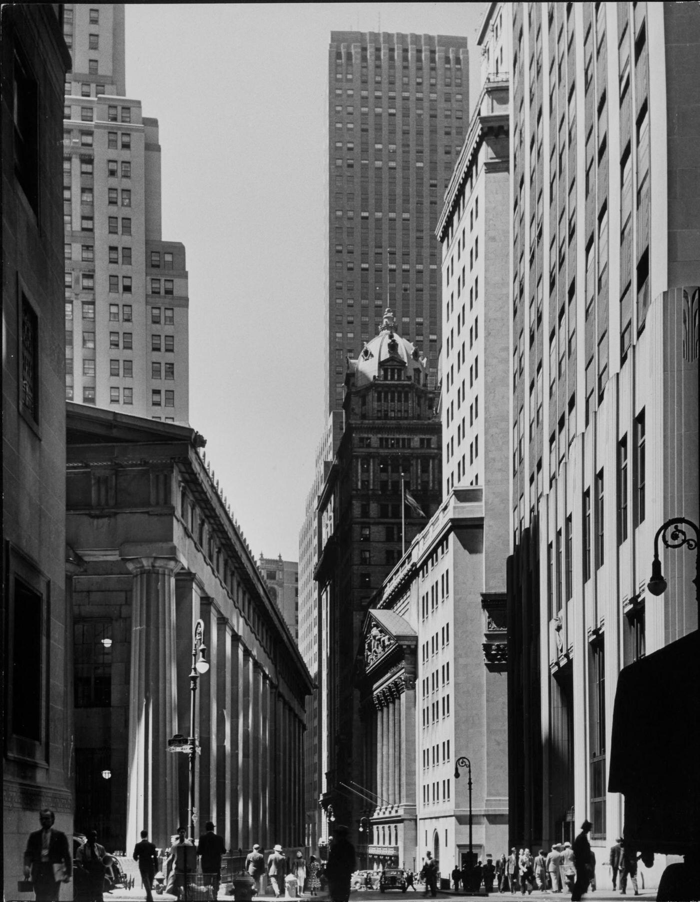 Nassau Street Looking South, Manhattan, 1940.