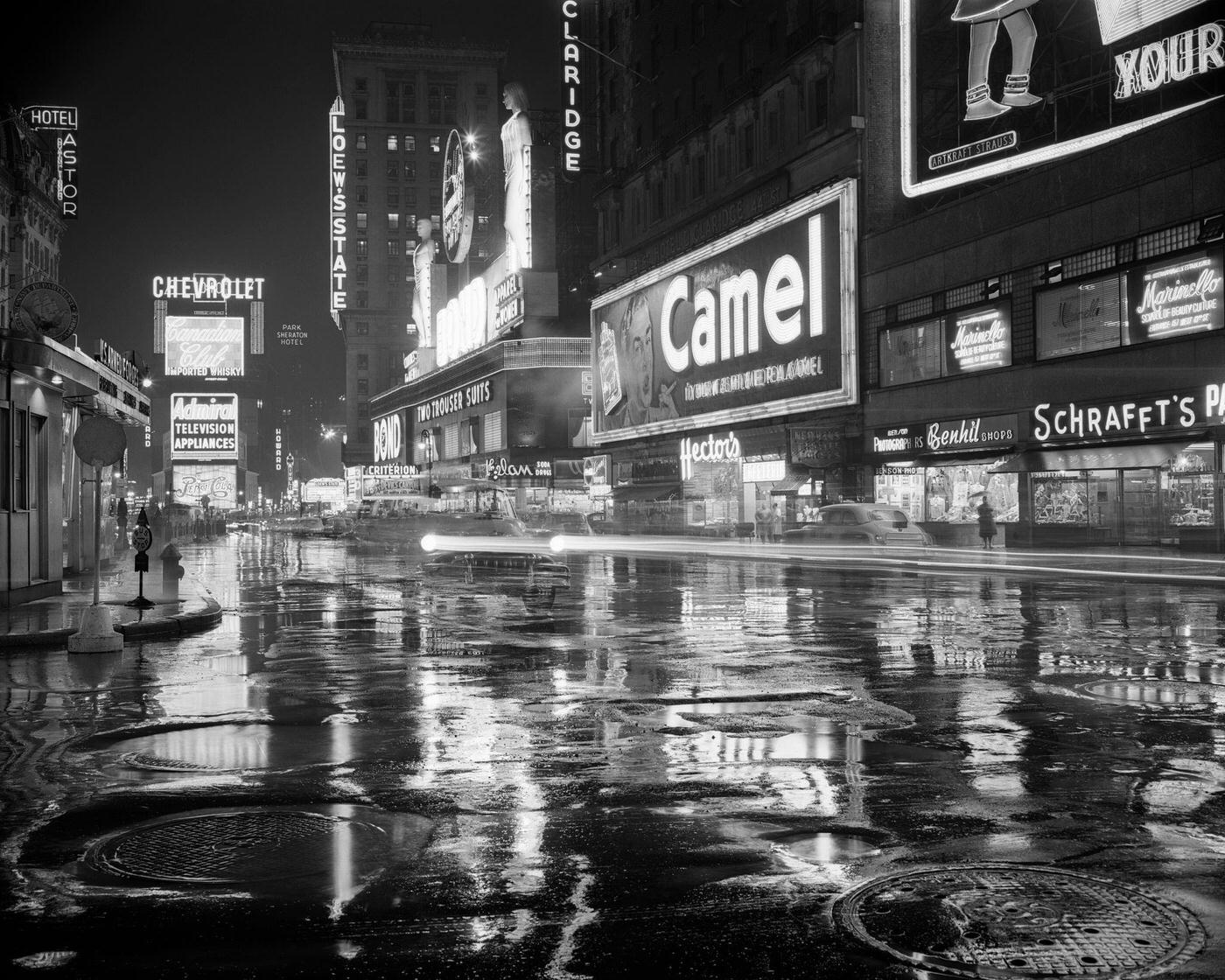 1950S Wet Rainy Streets Of Times Square At Night With Neon Signs, Manhattan, 1950S