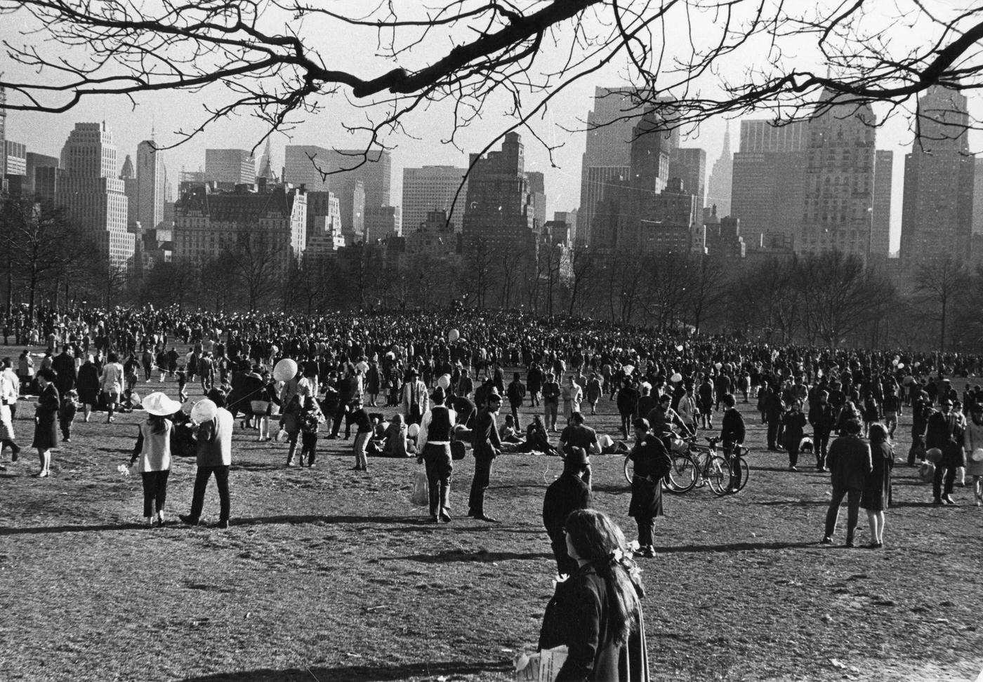 Crowd Arrives At Central Park'S Sheep Meadow For The 'Easter Be-In', Manhattan, 1967