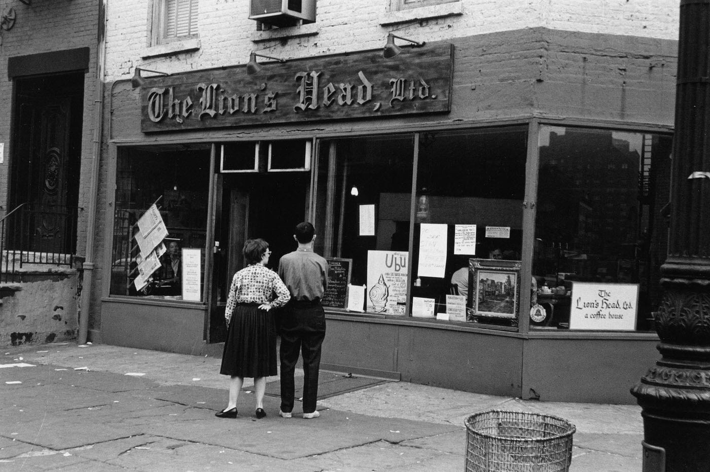 Lion'S Head, Ltd. Coffee House, Located At The Corner Of Charles And Hudson Streets In Greenwich Village, Manhattan, 1960