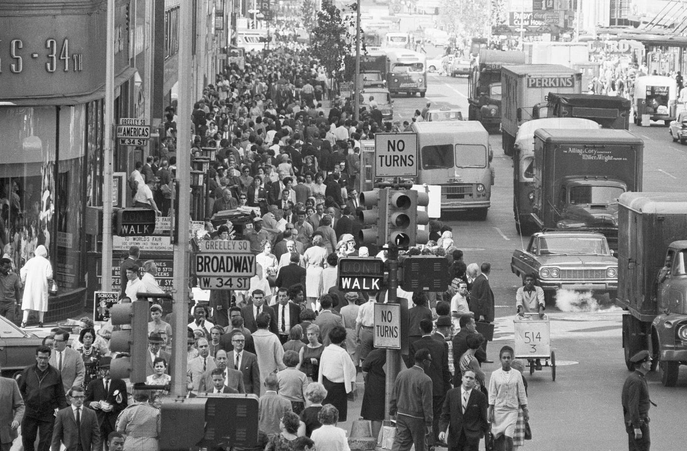 Noon Shoppers At 34Th Street And Broadway, Manhattan, 1964