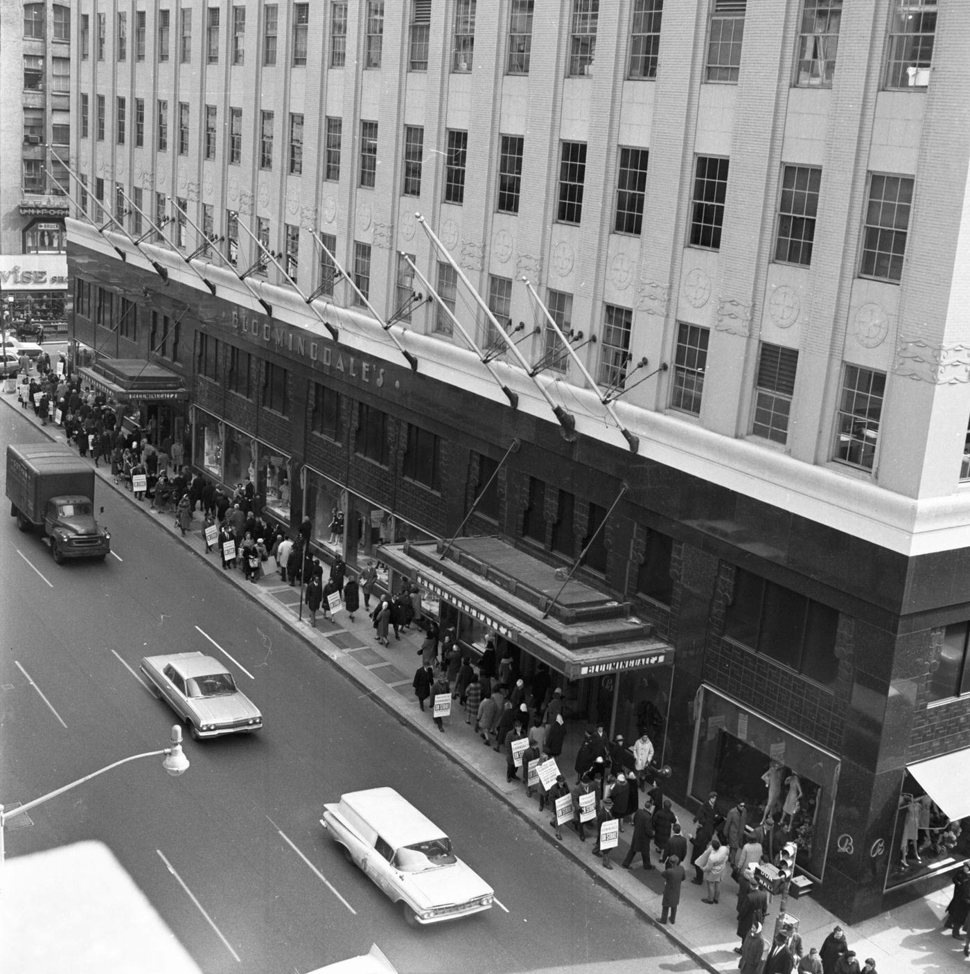 Employees Of Bloomingdale'S Department Store Form A Picket Line, Manhattan