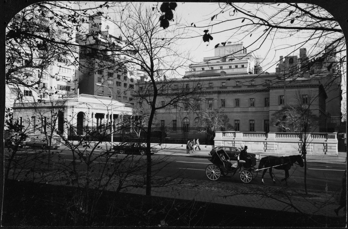 Horse-Drawn Carriage On Fifth Avenue In Front Of The Frick Collection, Manhattan, 1979.