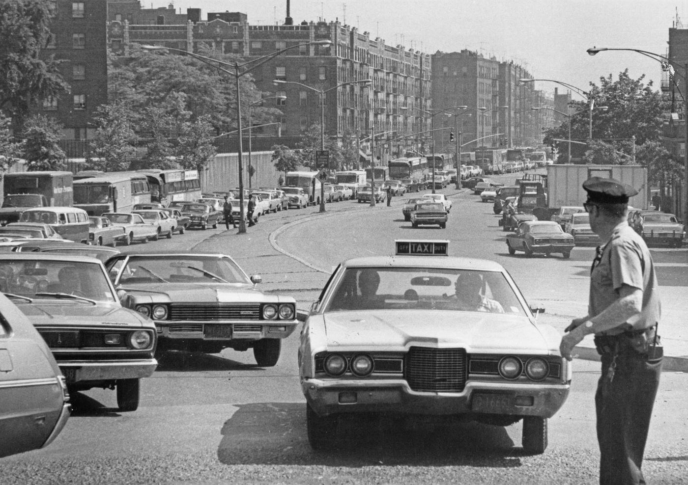 Morning Commuters Waiting To Cross Washington Bridge During Strike, Manhattan, 1971