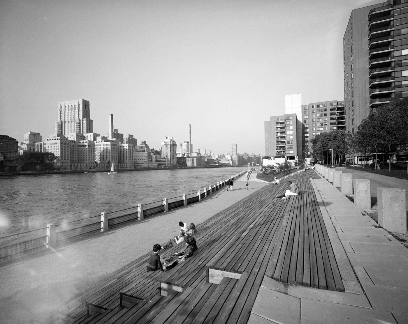 View Of The Promenade On Roosevelt Island, Manhattan, 1980S