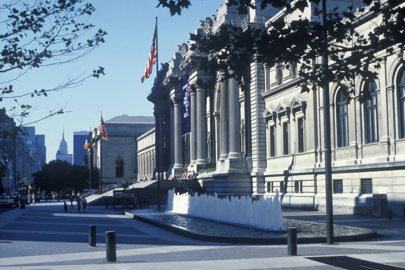 Metropolitan Museum Of Art, Fifth Avenue, Manhattan, 1987