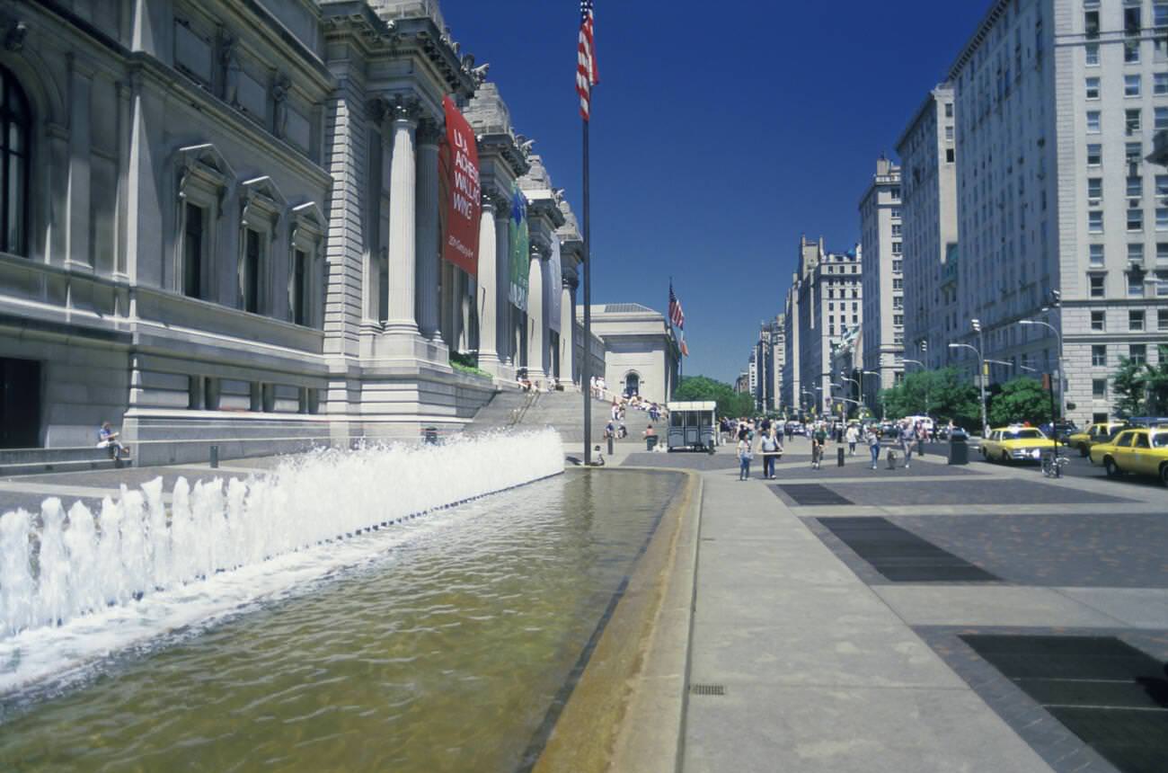 Fountain, Metropolitan Museum Of Art, Fifth Avenue, Manhattan, 1987