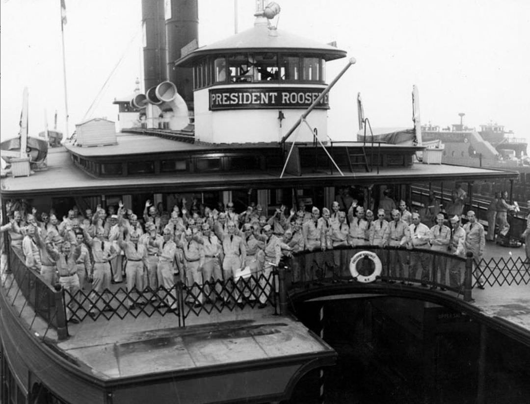 President Roosevelt Ferryboat Carries World War Ii Servicemen, 1940S.