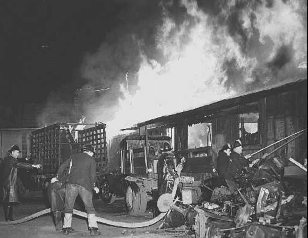 Firefighters Battle Fast-Spreading Fire At Richmond Terr. And Port Richmond Ave., 1943.