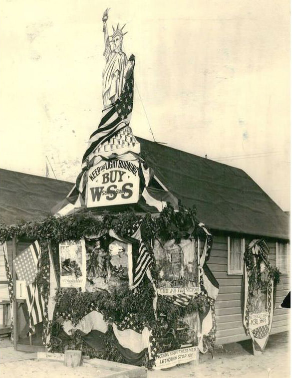 Patriotic Owner Of A Summer Cottage At Woodland Beach During World War I, 1910S.