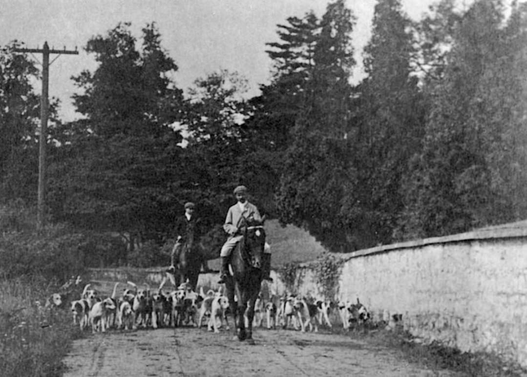 Fox Hunting Along Flagg Place In Dongan Hills, 1910.