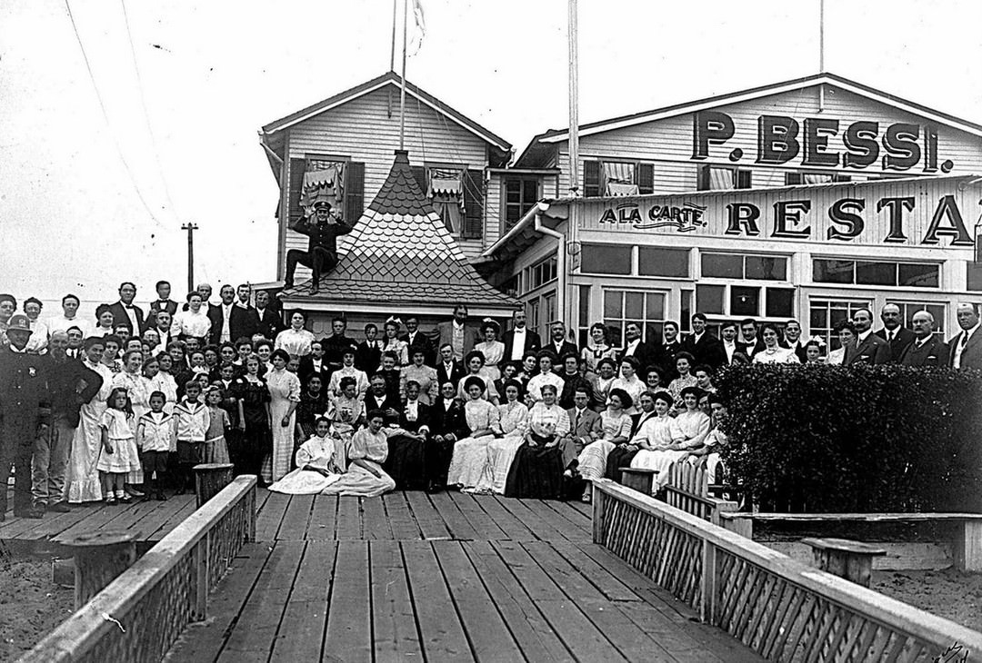 South Beach Wedding In Front Of Bessi'S Hotel, 1908.