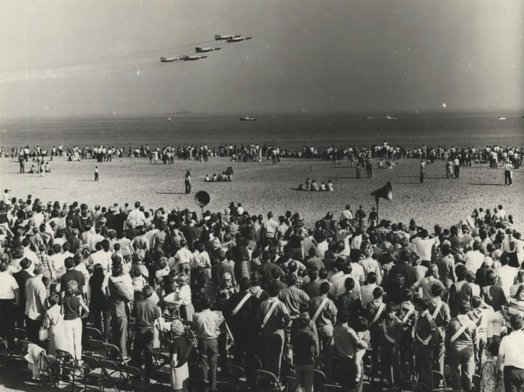Crowds Of Visitors Gather To Watch An Air Show In Midland Beach, 1969.