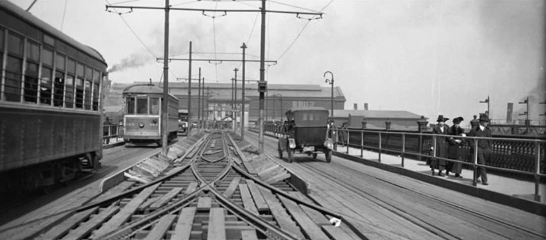 St. George Viaduct With The Richmond Lighting And Railroad Building In The Background, 1920.