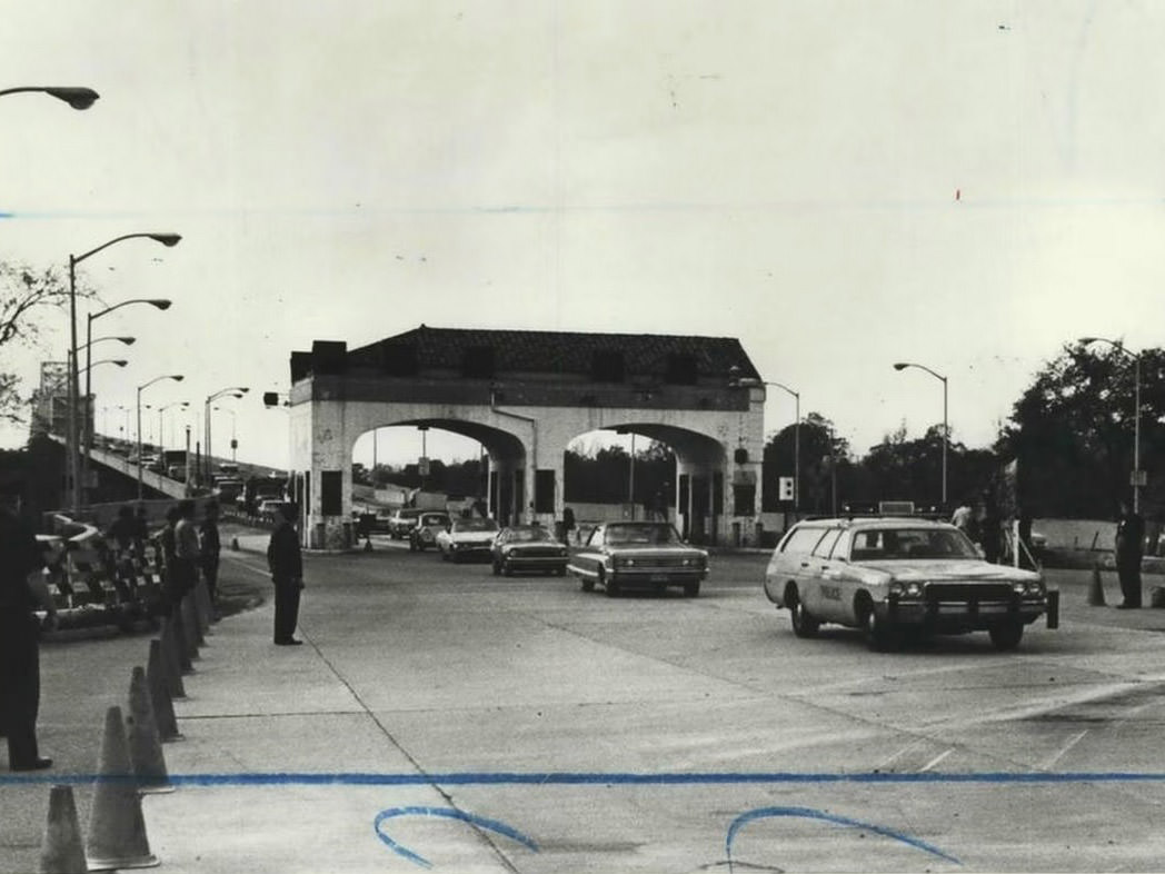 Outerbridge Toll Plaza, 1975