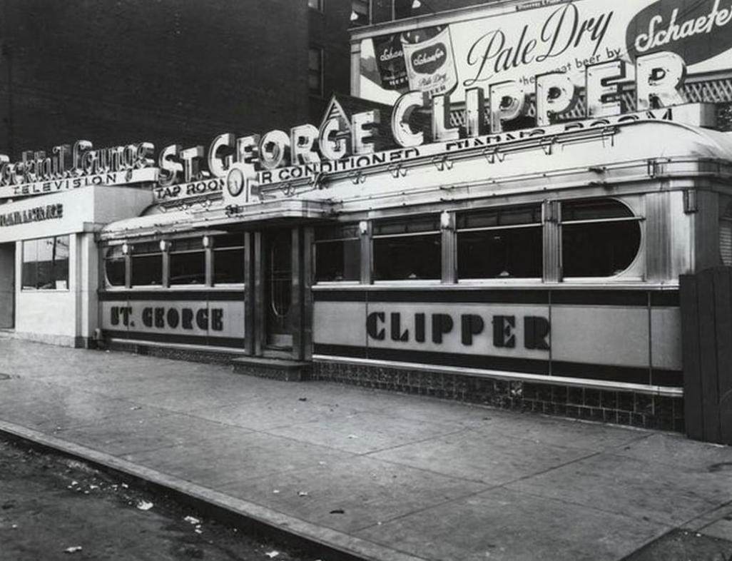 The St. George Clipper, An Iconic Diner Located At 40 Bay Street With An Adjoining Building With Signs For &Amp;Quot;Cocktail Lounge&Amp;Quot; And A “Television,” Was In Business From 1941 To 1979, Circa 1949.