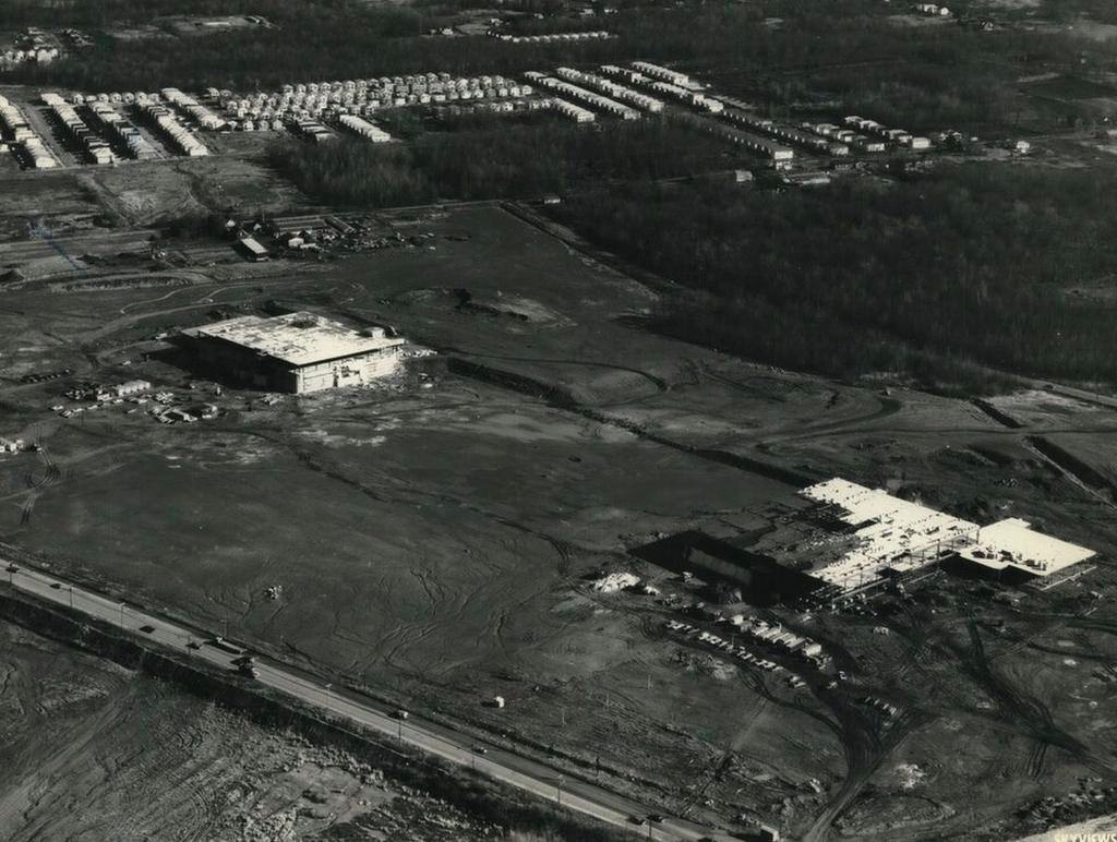 Staten Island Mall From The Early 70S, Opened On Aug. 9, 1973, As A Hub For Entertainment, Eating, And Shopping, 1973.