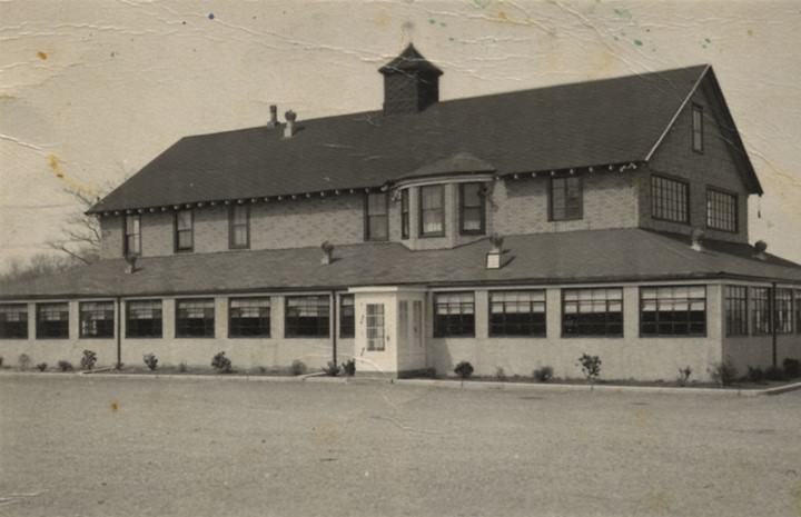 The Shoals, Landmark German Restaurant On The Great Kills Shoreline, Known For Jazz, Burned Down In 1970.