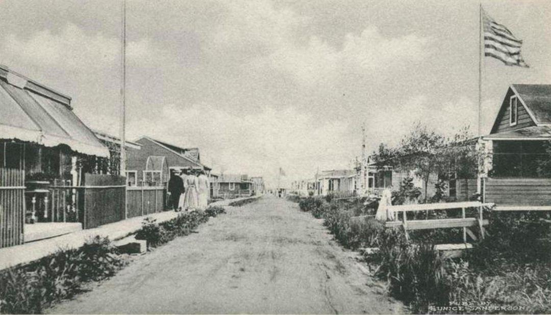 Lower Ocean Avenue, Oakwood Beach, Staten Island, Featuring Beach Cottages And Raised Sidewalk, 1900S