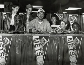 Lenny Dykstra Poses With Children At Penny'S Department Store, Staten Island, June 14, 1989.