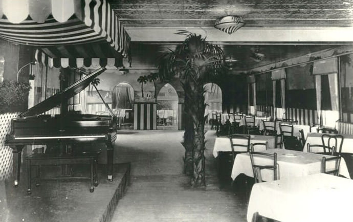 Princes Bay Inn Interior, Staten Island, Unsure Of Exact Location, Charles Schopp, Proprietor, Circa 1910S