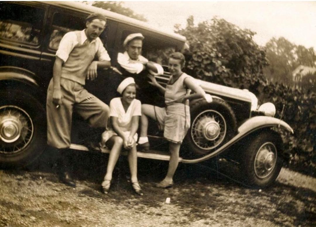 Bill Margarella And Salvatore Pignatello Take A Pit Stop With The Ladies, 1930S.