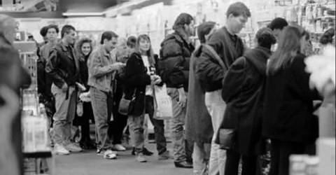 Long Lines At Sam Goody Music Store In S.i. Mall, 1994.